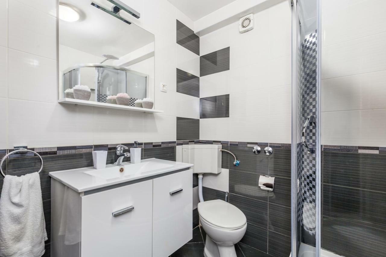 Apartman Javor Lägenhet Otočac Exteriör bild