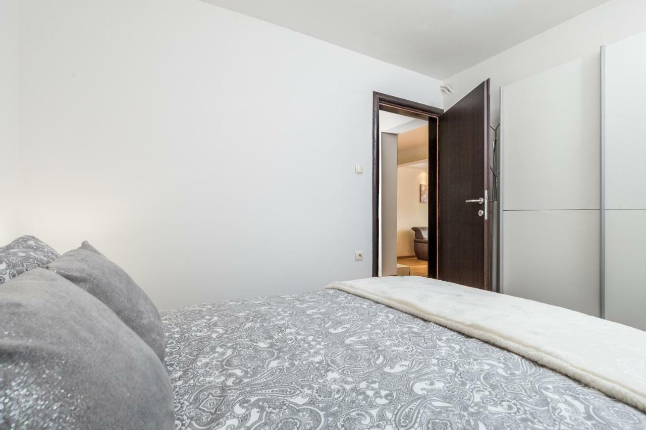 Apartman Javor Lägenhet Otočac Exteriör bild