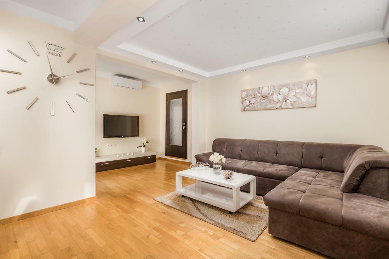 Apartman Javor Lägenhet Otočac Exteriör bild
