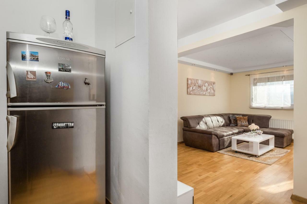 Apartman Javor Lägenhet Otočac Exteriör bild
